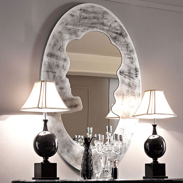 4003 Cameo<br>
mirror   
112 x 4 x 160 cm
