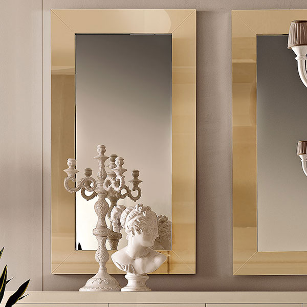 GMR02<br>
steel mirror, gold finish 
90 x 165 cm