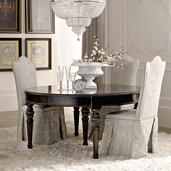 0756<br>
extending dining table Ø 160 cm. open 310 x 160 x 78 cm<br>

0369<br>
chair   
50 x 57 x 121 cm<br>
