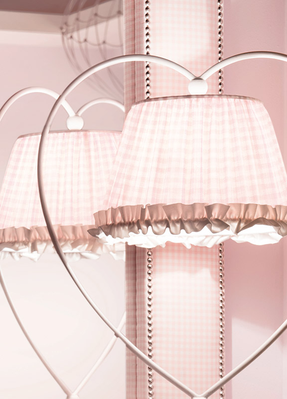 <strong>PAR38</strong> ruffle truncated cone type shade with frill
ø 30 x H. 20 cm 